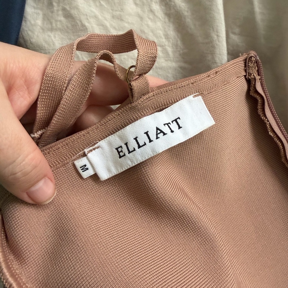 Elliatt Pippa Dress, Nude/Mocha Size M Ruched Bodycon Midi Dress - Picture 6 of 8